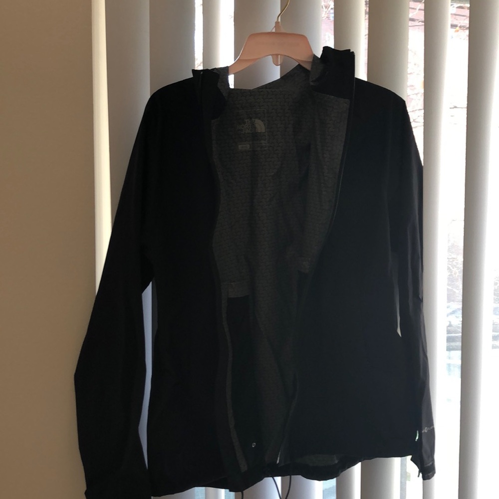 North Face rain jacket in excellent condition